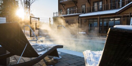 Ski-in Condo on Mountain Woodstove/Hot Tub Access