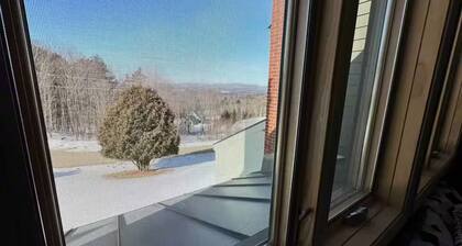 Ski-in Condo on Mountain Woodstove/Hot Tub Access