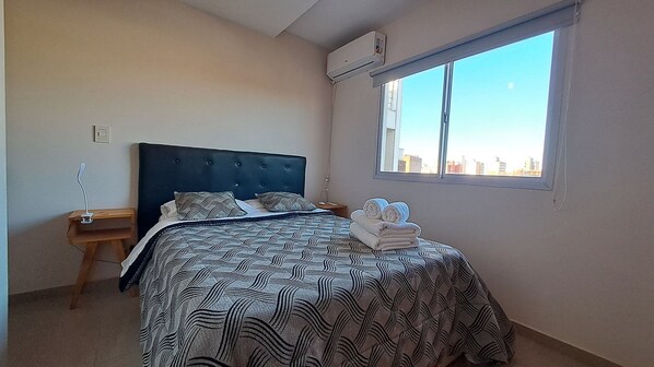 1 bedroom, internet, bed sheets