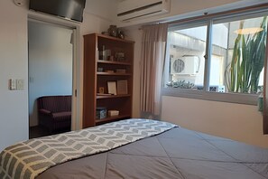 1 bedroom, iron/ironing board, internet, bed sheets