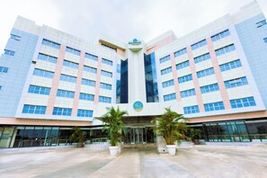 Front of property - Lake Greenfield Hotel & Towers (Abuja)