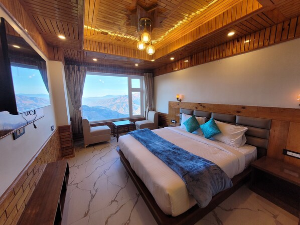 Habitación Premium, vista a la montaña | Ropa de cama de alta calidad, camas con efecto memoria y escritorio 