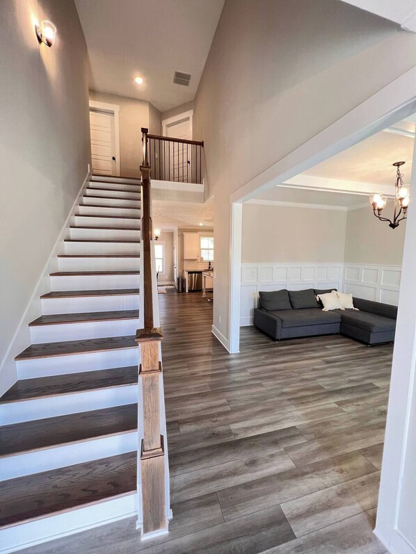 Interior - Farmhouse 3BR/3.5B. 9 mi from Augusta National. (Grovetown)