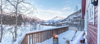 Handeland Lodge I Surranded by raw nature along Norway's Scenic Tourist Road