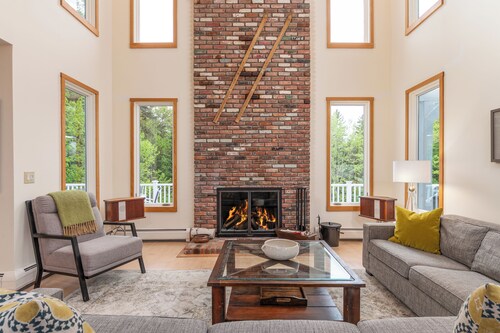 Relax & Recover Mountain Retreat - Hot Tub + Sauna + Home Gym