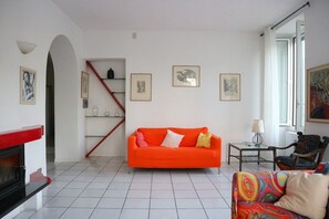 Living area - SIMO HOUSE, STUNNING LAKE VIEW, BALCONY (Carate Urio)