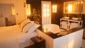 3 chambres, fer et planche Ă repasser, Wi-Fi, draps fournis