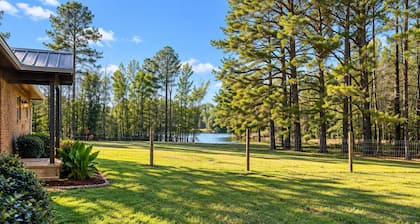 Cozy Starkville Cottage — 4 Peaceful Acres + Pet Friendly