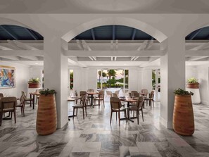 Dining - Luxury Resort Ritz Carlton Club on St. Thomas, VI. 2BR 2.5Bath. July 2025 dates! (St Thomas)