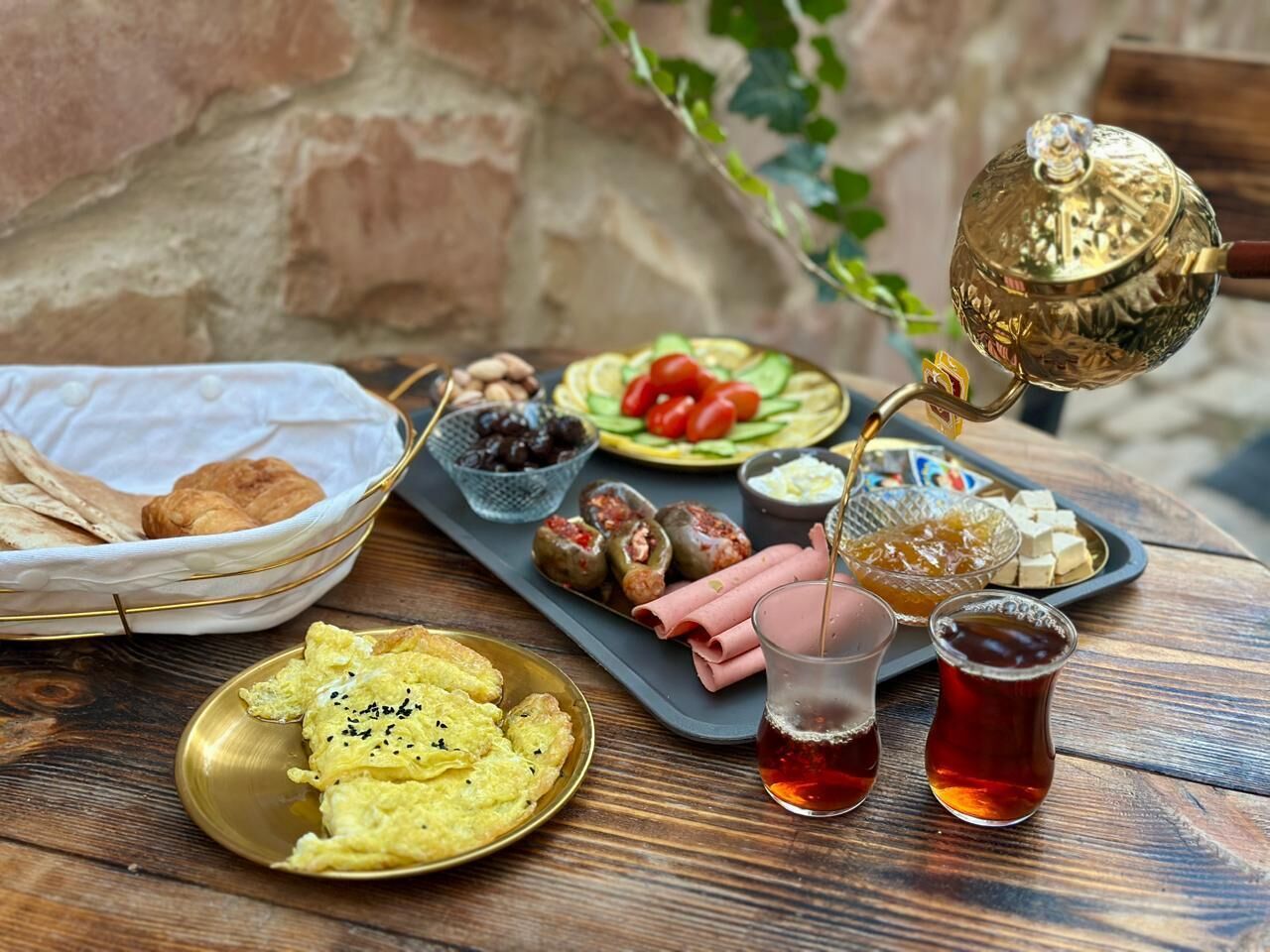 Desayuno de cocina local incluido todos los días