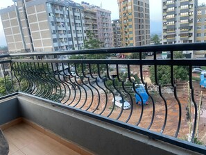 Property grounds - Charming 1 bedroom apartment with WiFi in fabulous Nairobi (Nairobi)