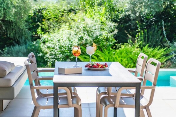 Terrace/patio - Nestor Luxury Villas (Pylos-Nestoras)