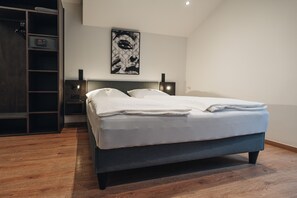 1 bedroom, desk, free WiFi