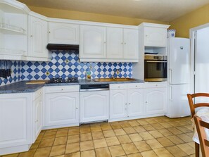 Refrigerador, microondas, horno, lavavajillas
