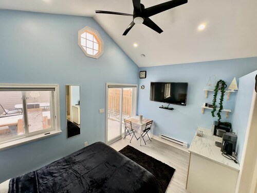 Private Toronto Guest Room