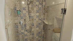 Quadruple Room | Bathroom - Il Vicolo (Putignano)