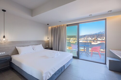 Sky-High 70sqm Penthouse w. Stunning Views - 05