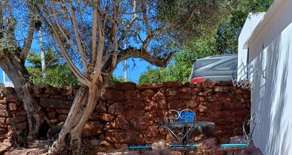 Romantic retreat in the Algarve mountains with private pool