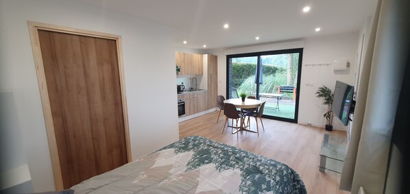 1 chambre, lit de bébé portatif, Wi-Fi, literie fournie