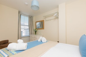 2 chambres, fer et planche Ă repasser, Wi-Fi, draps fournis