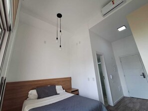 1 غرفة نوم ومكتب وواي فاي وملاءات أسرّة