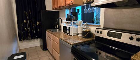 Microwave, oven, stovetop, dishwasher