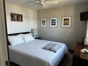 4 bedrooms, travel cot, free WiFi, bed sheets