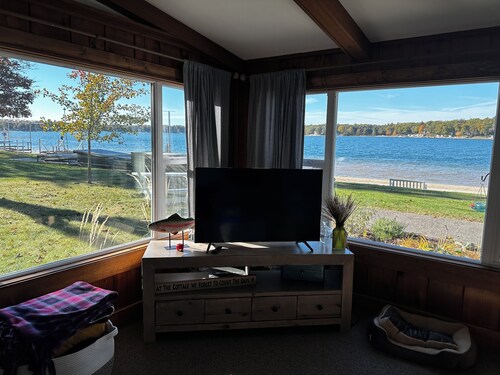 Big Star Lake Waterfront 4-bedroom cottage 