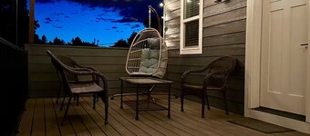 Downtown Modern Carriage House

