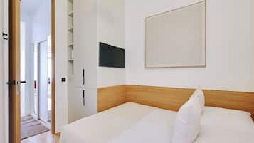 Apartment | 1 bedroom, laptop workspace, iron/ironing board, bed sheets