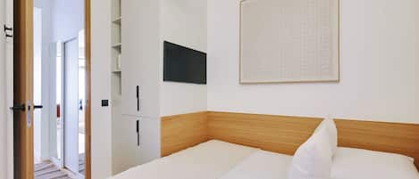 1 habitación y espacio para trabajar con laptop
