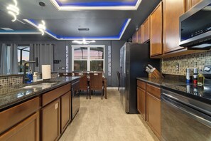 Fridge, microwave, oven, stovetop - Star Wars Immersive Themed Retreat-Free Private Heated Pool (Kissimmee)