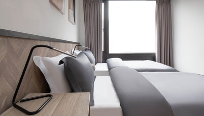 Taipei Main Station Warm & Cozy 2B1b Living, Dining, Kitchen