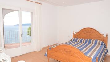 House | 3 bedrooms, iron/ironing board