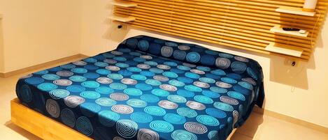 1 habitación, tabla de planchar con plancha, wifi y ropa de cama