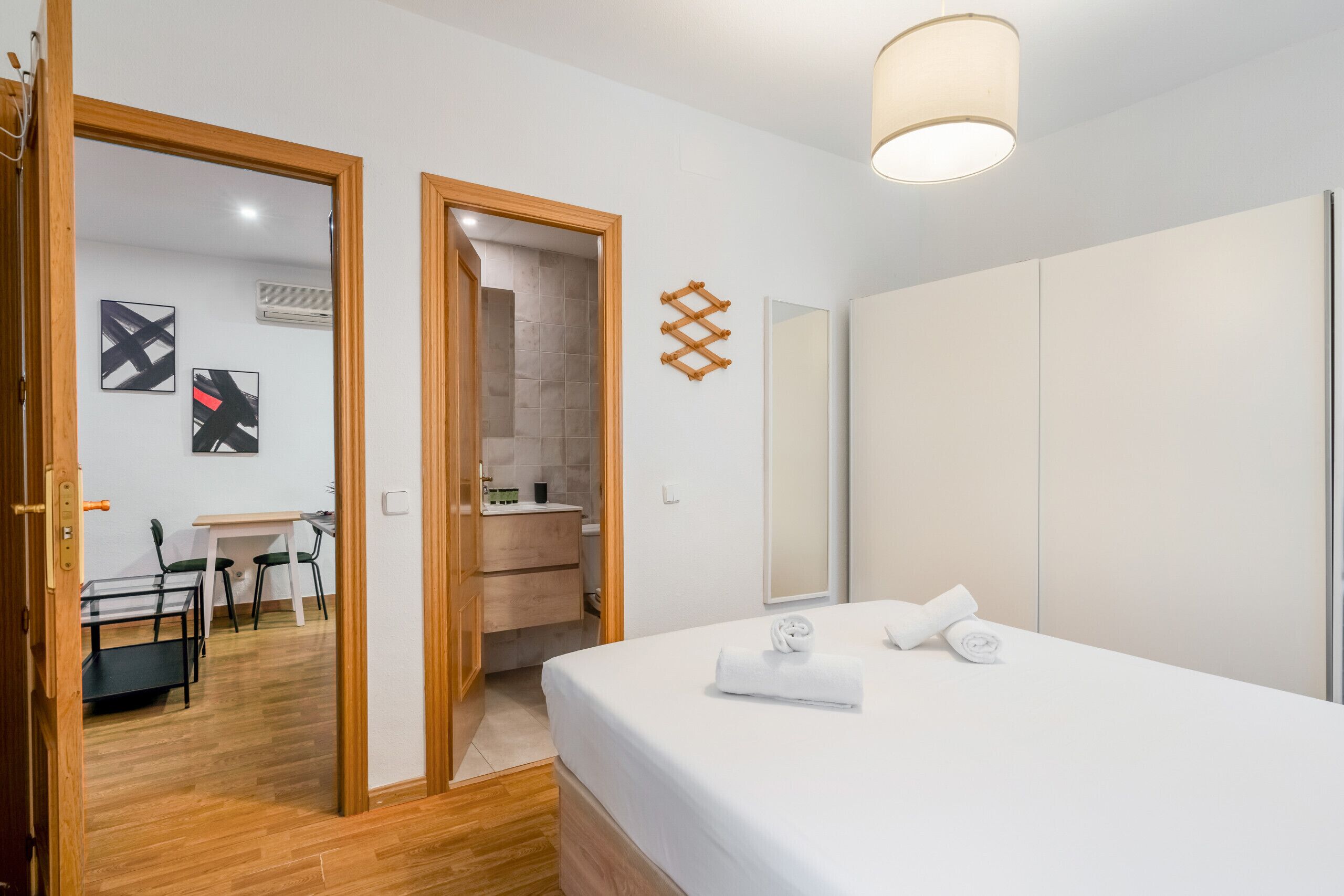 Ferros/tábuas de passar roupa, Wi-Fi de cortesia, roupa de cama