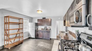 Fridge, microwave, oven, coffee/tea maker