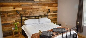 Carreg Yr Onnen - Entire House within Pembrokeshire National Park (Dog Friendly)