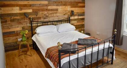 Carreg Yr Onnen - Entire House within Pembrokeshire National Park (Dog Friendly)