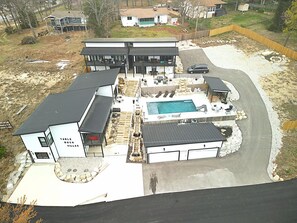 Exterior - Mega-Villa:Sleeps 29-Private Pool & Hot Tub-Docks! (Branson)