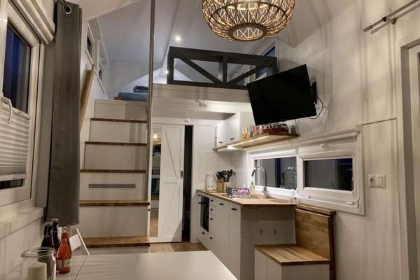 Frigorífico, horno, placa de cocina y cafetera o tetera