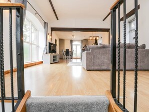 Living area - COACH HOUSE (Christchurch)