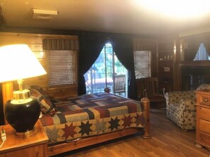 Quarto quádruplo família, para não fumantes, no piso térreo | Wi-Fi de cortesia