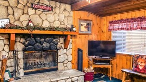 エクスクルーシブ ダブルルーム 禁煙 1 階 | リビング エリア | テレビ