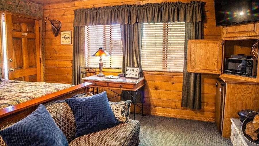 Eagle's Nest Lodge