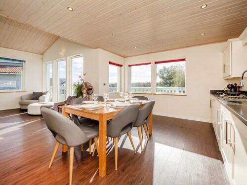 Luxury Lodge w/ Hot Tub on 400-Acre Estate