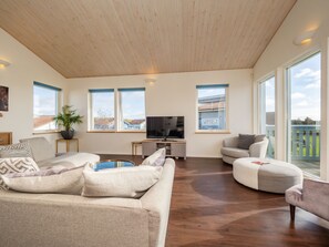 Classic House, Patio | Living area