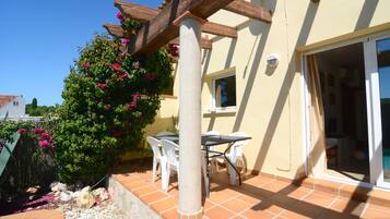 Villa | Outdoor dining