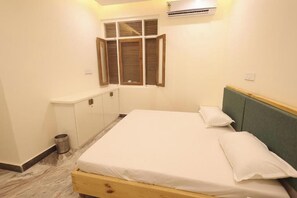 4 Schlafzimmer, Schreibtisch, kostenloses WLAN, Bettwäsche