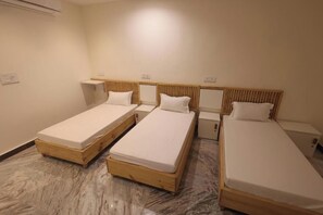 4 Schlafzimmer, Schreibtisch, kostenloses WLAN, Bettwäsche